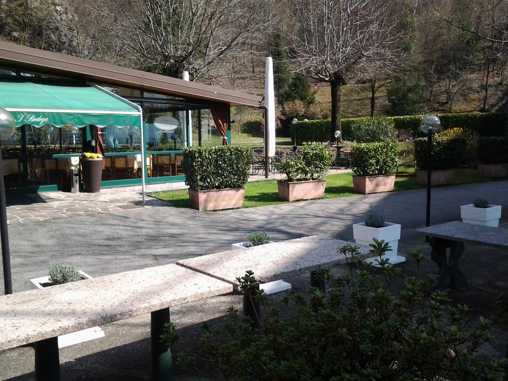 Trattoria I Bodega Hotel Abbadia Lariana Exterior photo