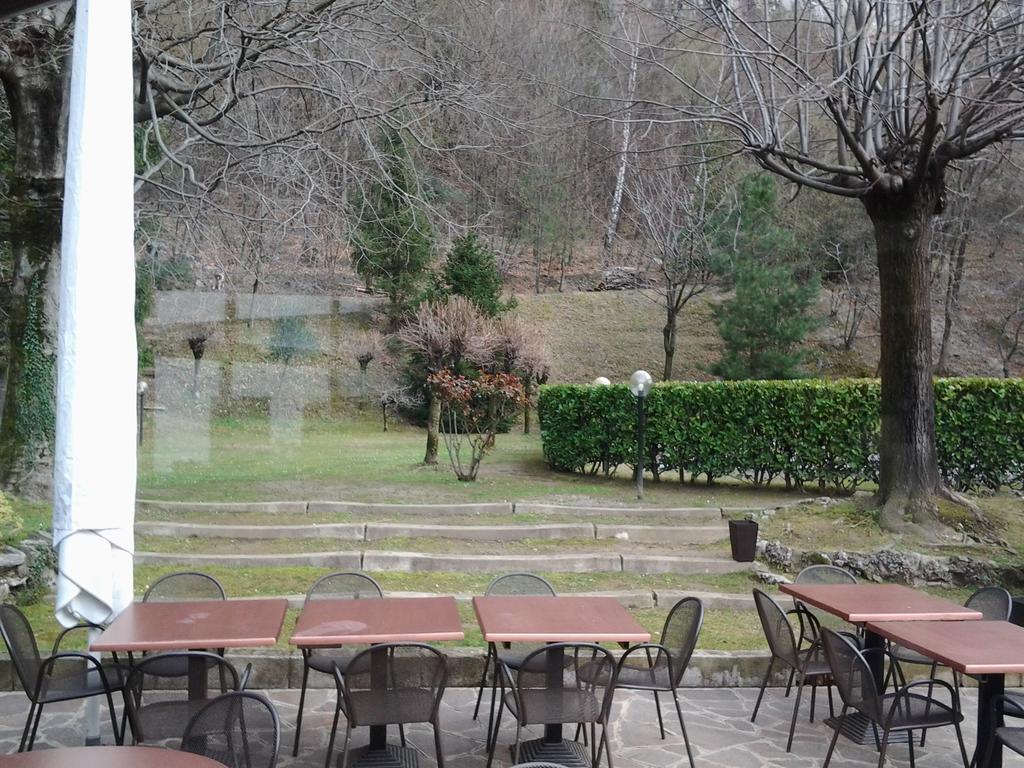 Trattoria I Bodega Hotel Abbadia Lariana Exterior photo